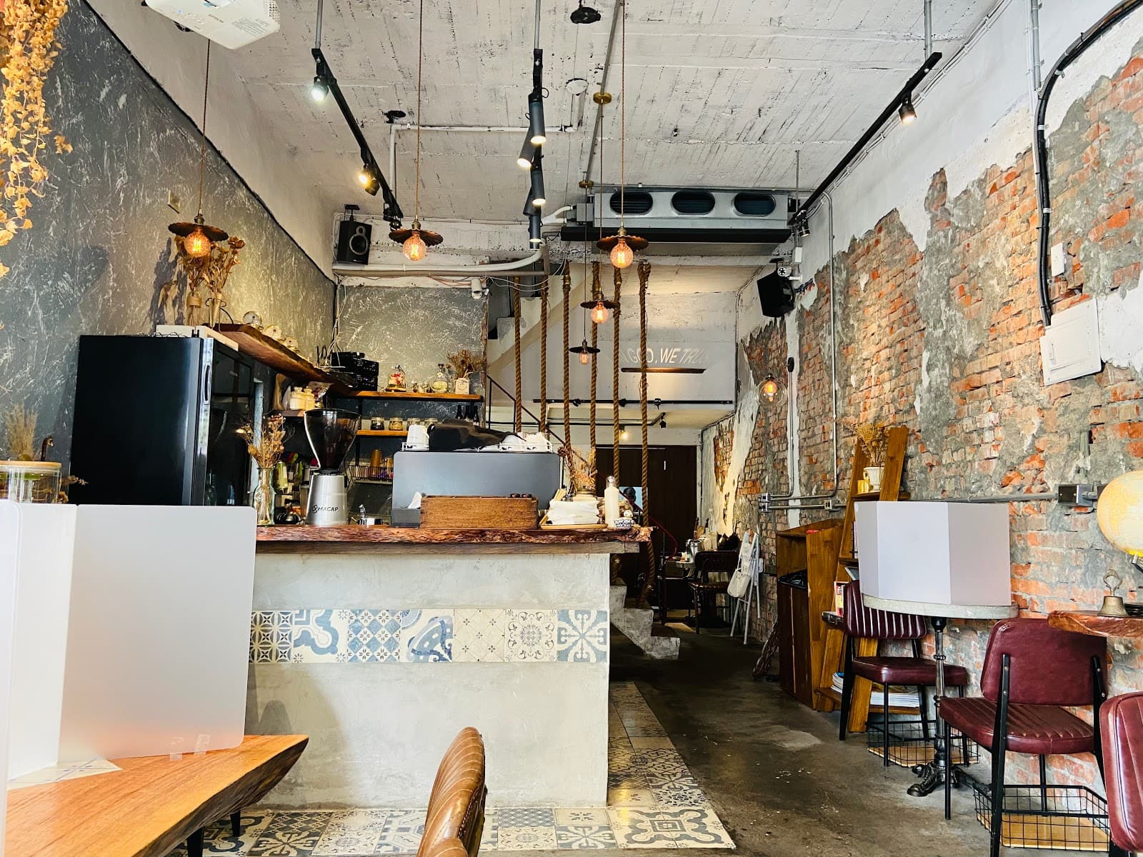 Humble beginnings café - Kaohsiung 亨寶咖啡